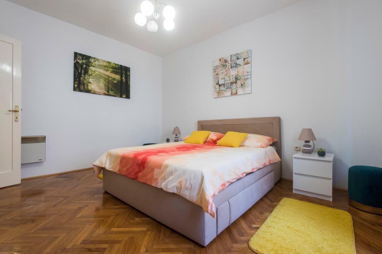 Apartment T&m With Parking In The Old Town